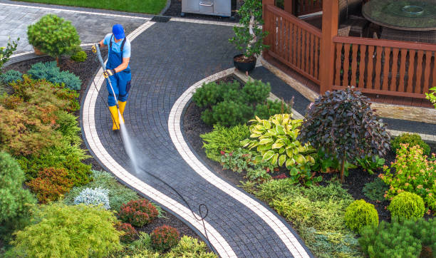 Best Garage Pressure Washing  in Cuero, TX